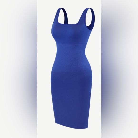 Curvy dress - Picture 3 of 7